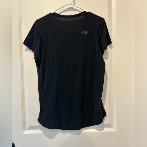 The NorthFace Women’s Flashdry Black Tee size medium - Picture 2 of 7